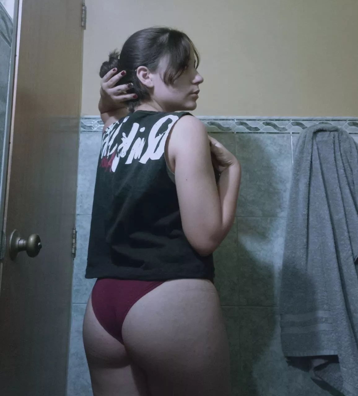 I love show you my ass, Do you like? / PIC VID SEXTING, come and have a nice time with a cute girl [Selling] kik: De.Venus