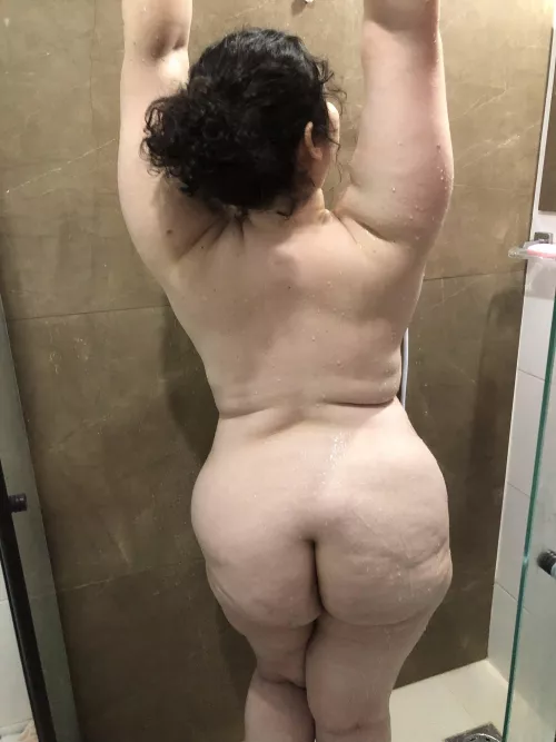 I love showing my ass, I hope you like it too!