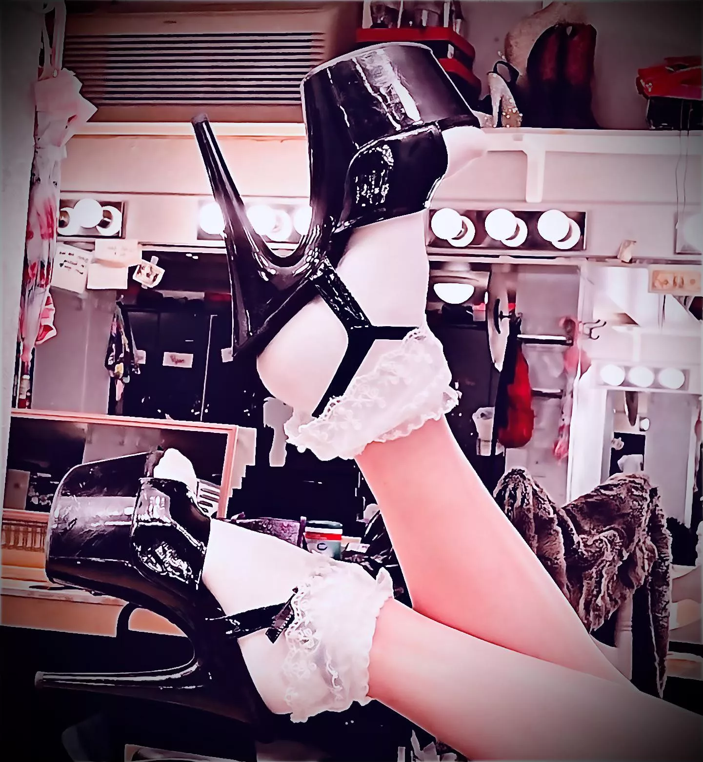 I love the aesthetic o(f) this picture 💖💖💖💖