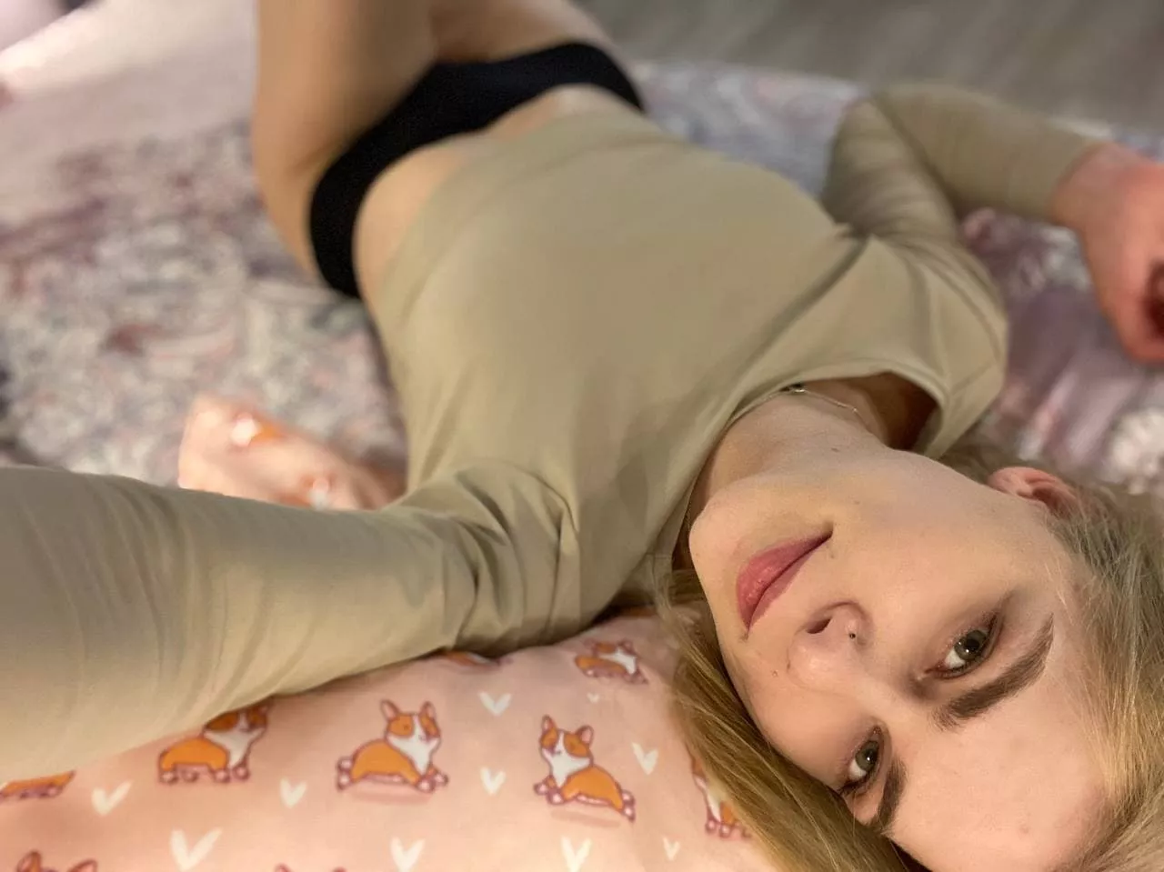 I love the bong and that sweet mask, and do you like my outfit for tonight?