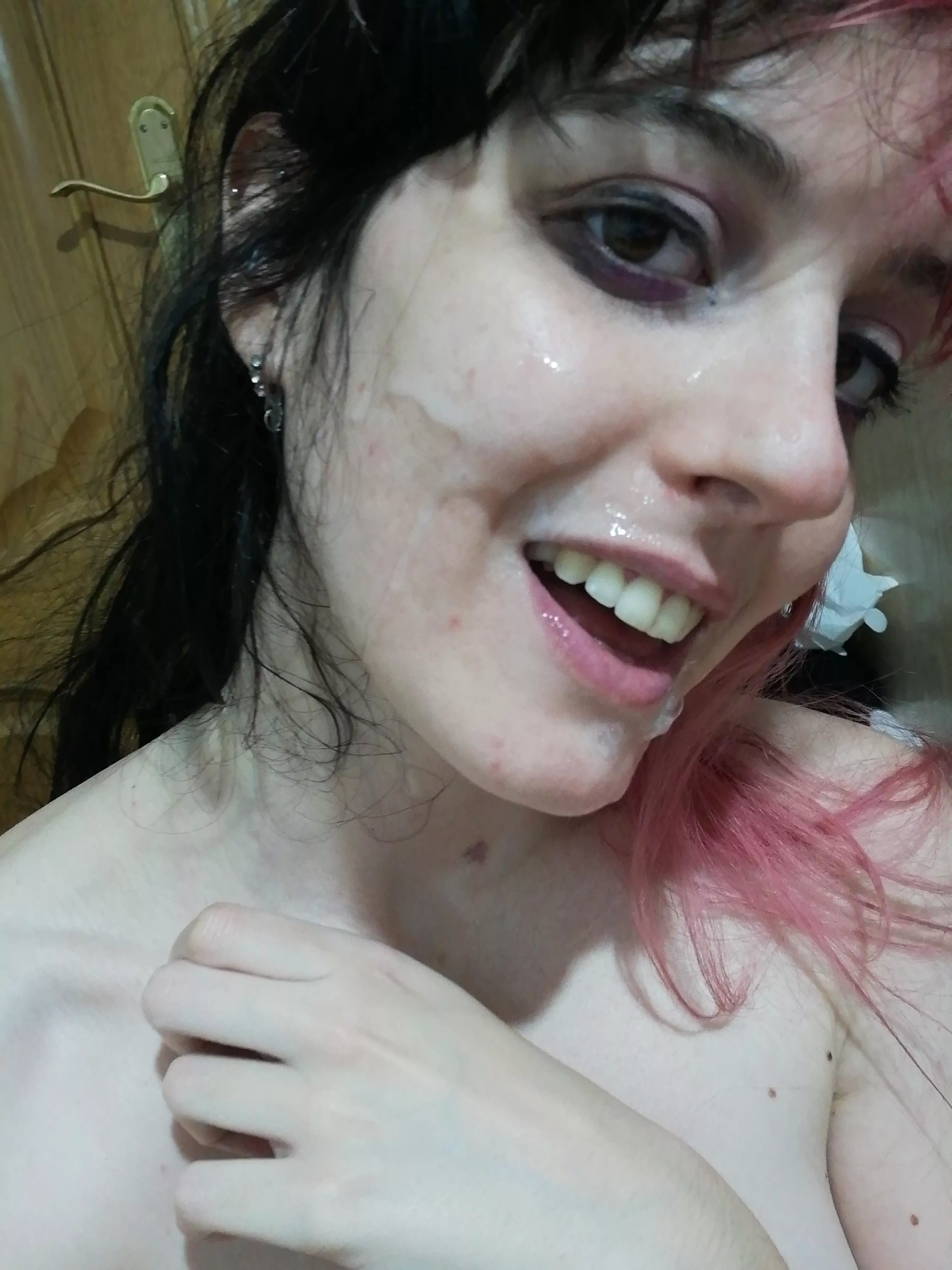 I love the feeling of cum on my face