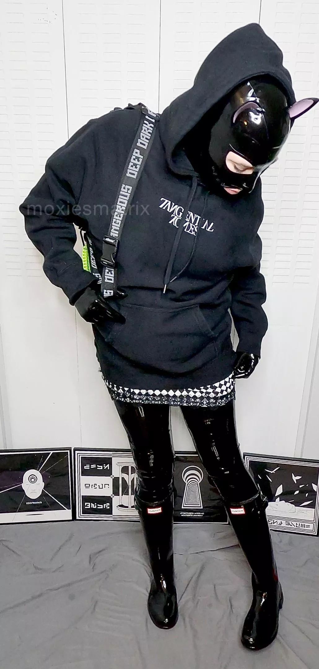 I love the feeling of latex under a big soft hoodie 🥰 I love the feeling of latex under a big soft hoodie 🥰