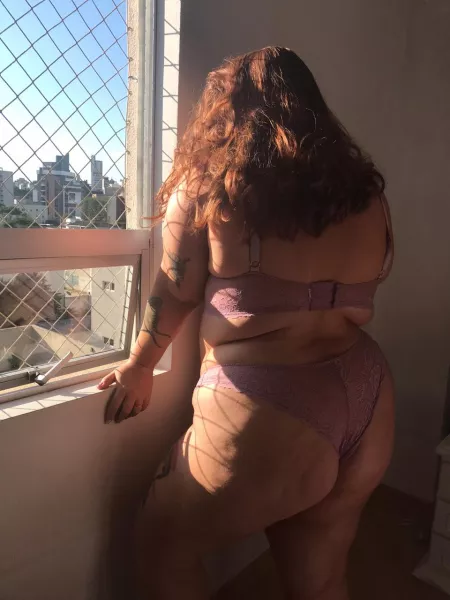 I love the way the sunshine comes inside my bedroom ๐ป๐ (OC) 23F