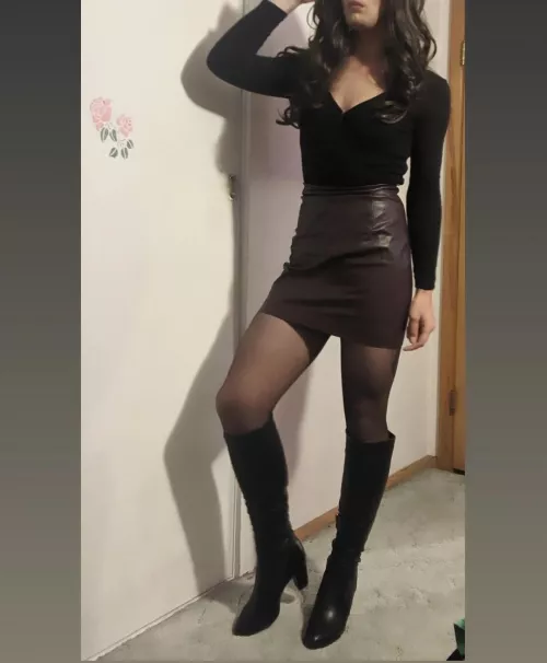 I love the way this skirt fits me! The boots help complete it for sure!
