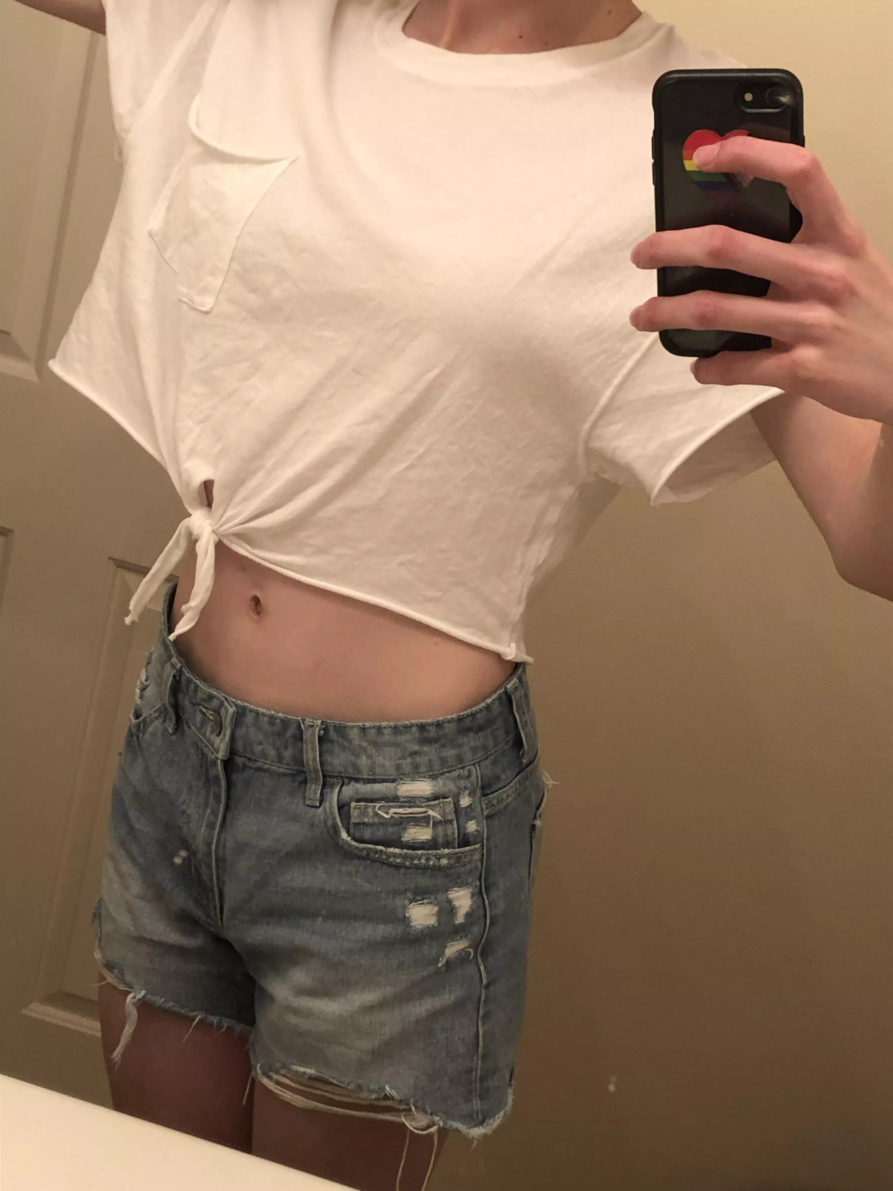 I love this outfit so much!! It really shows off my midriff! 🥰🥰