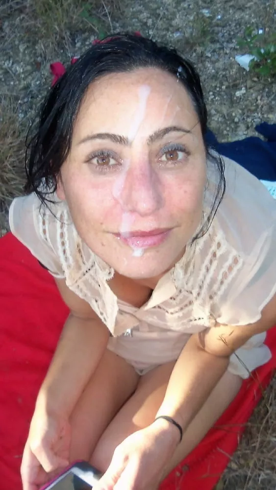 I love this woman. It’s so obvious that she likes to get cum on her face