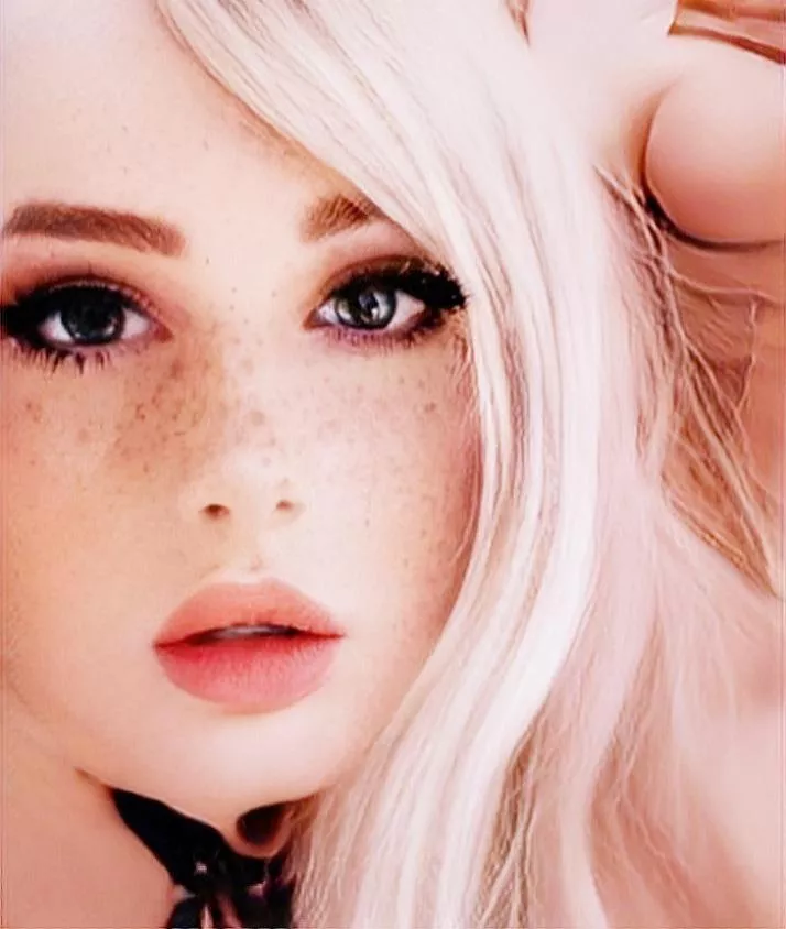 I love when I have the house just for myself and be free.