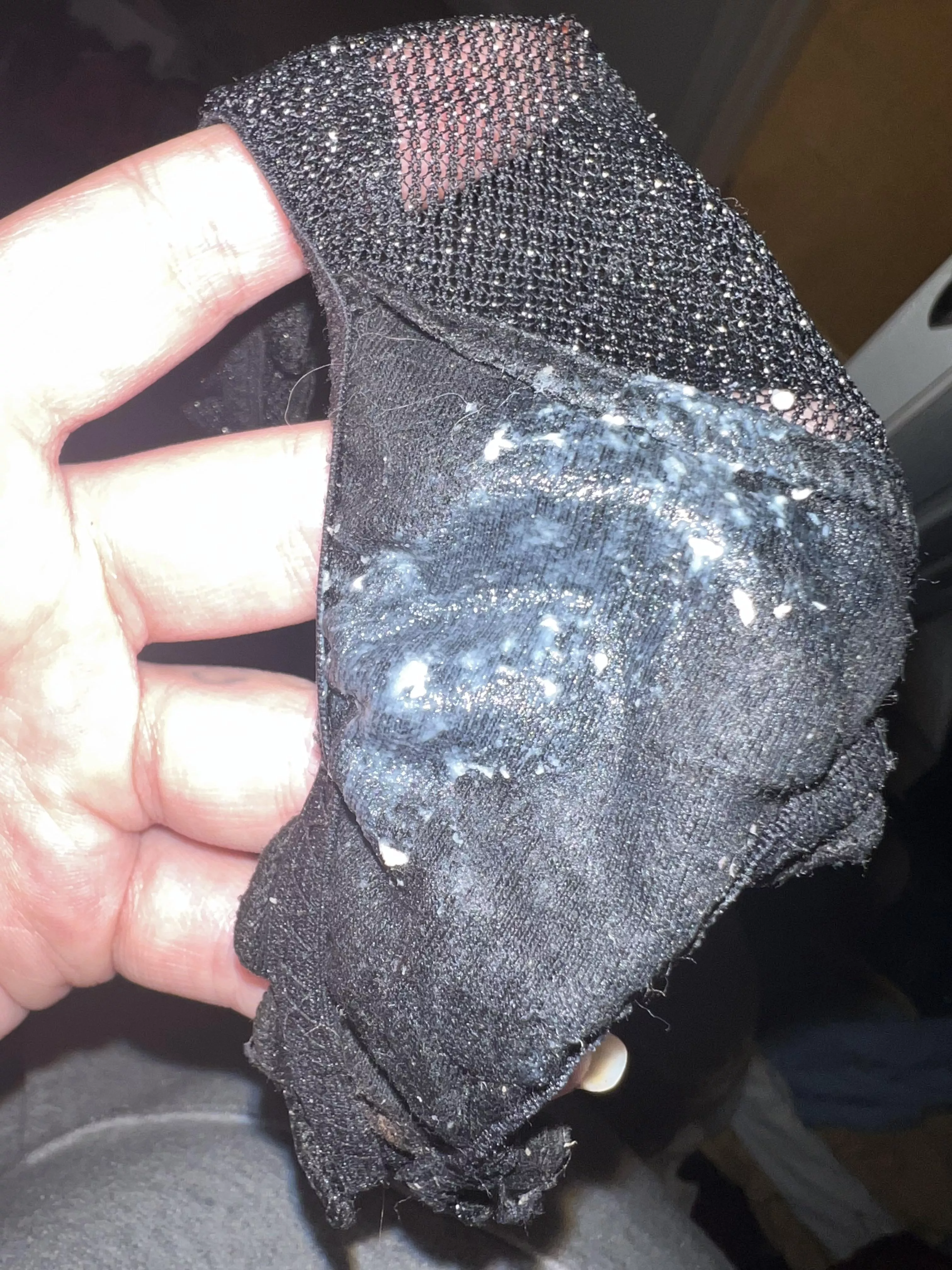 I love when my panties smell so much you can smell them through my pants. I know I smell but it’s almost intoxicating to keep the wear up to see how smelly I can get