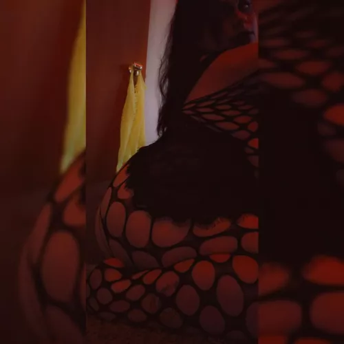 I loved my full body fishnets. I need more 🖤