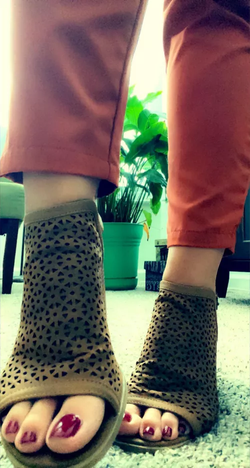 I luv the way these hug my feet 🤗🥰 … missin this color too 🥺