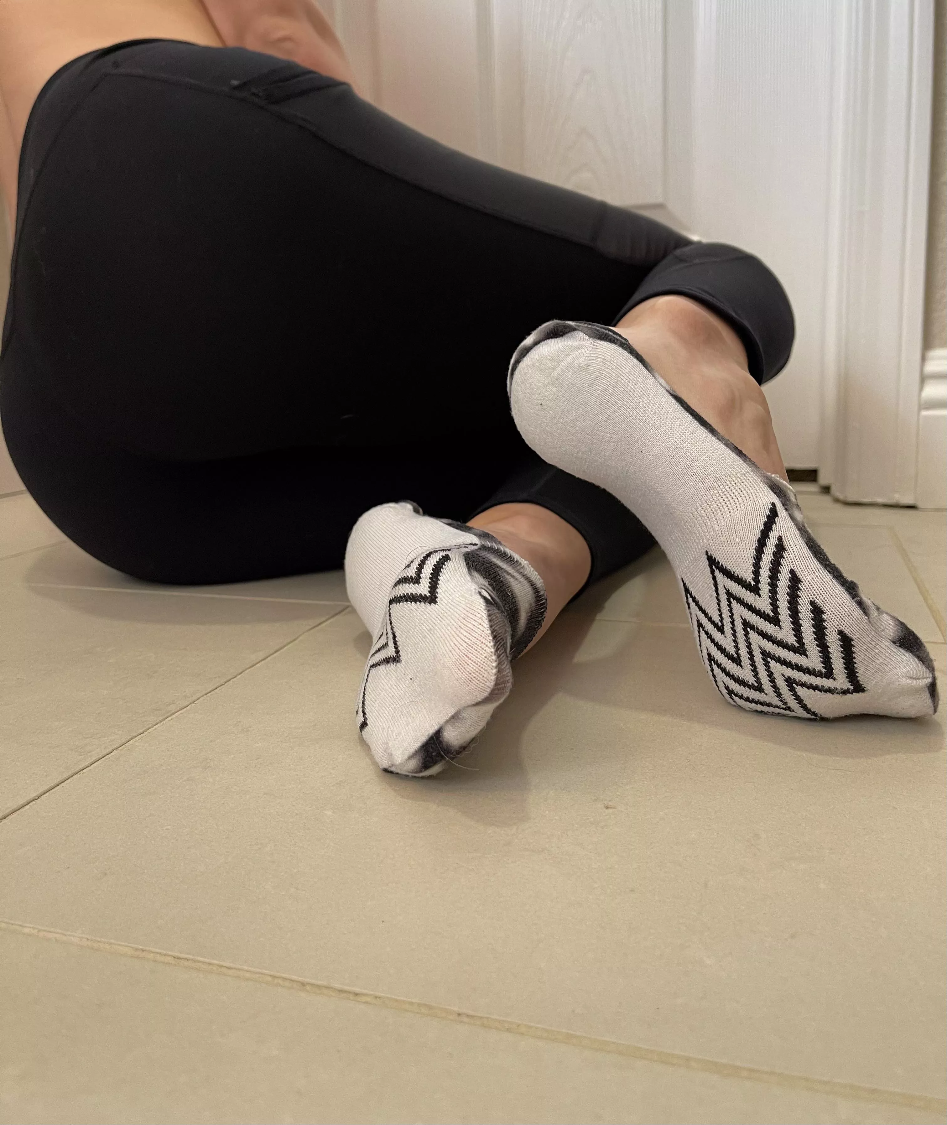 I mean, Who doesn’t love leggings and low cut socks? I mean, Who doesn’t love leggings and low cut socks?