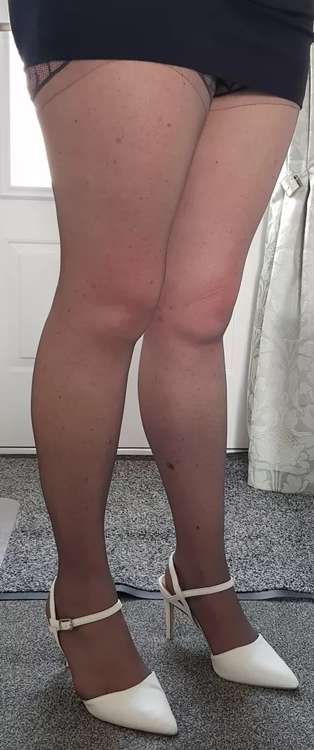 I might go to the shops like this.... come with me💋🥰