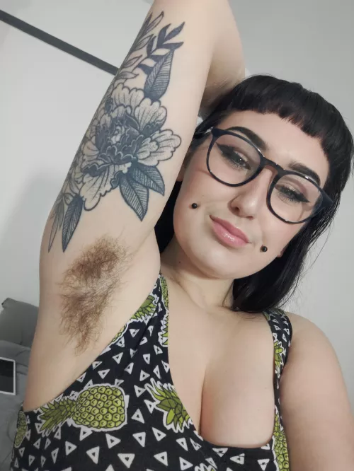 I might let my armpit addict boyfriend clean my sweaty pits tonight if he is lucky š We went on a long walk today & I wasn't wearing any deodorant... He prefers my pits natural so he will be rock hard as soon as he gets a wiff š