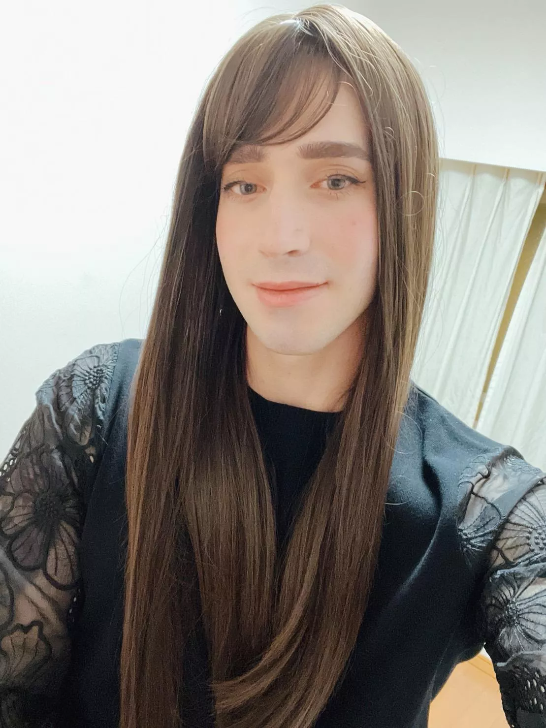 I must destroy you with hugs and kisses :3