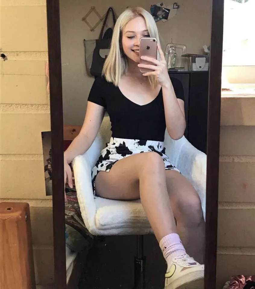 I need a bbc that can make a tribute to my blonde white friend, she is 5'2 and is Mexican I need a bbc that can make a tribute to my blonde white friend, she is 5'2 and is Mexican