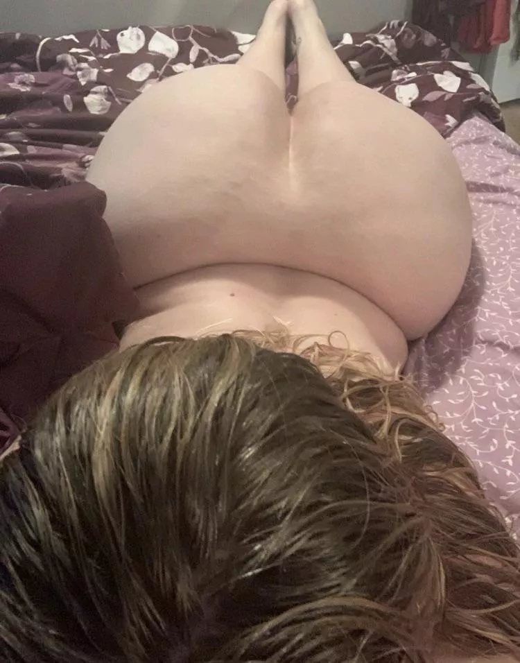 I need a booty rub right about now I need a booty rub right about now