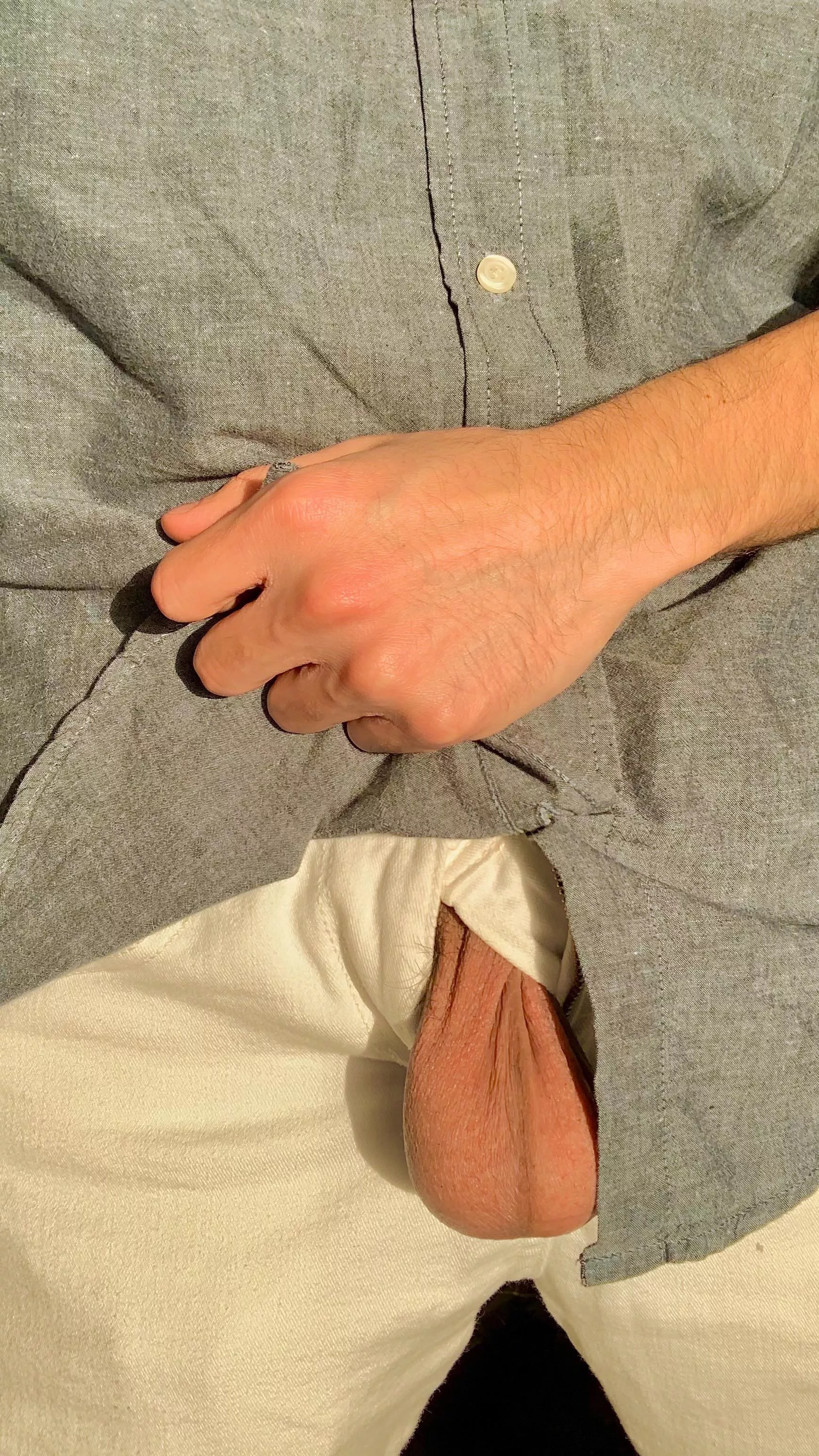 🔥😳 I need a bro to rub them or kiss them 🤤 what would you do?