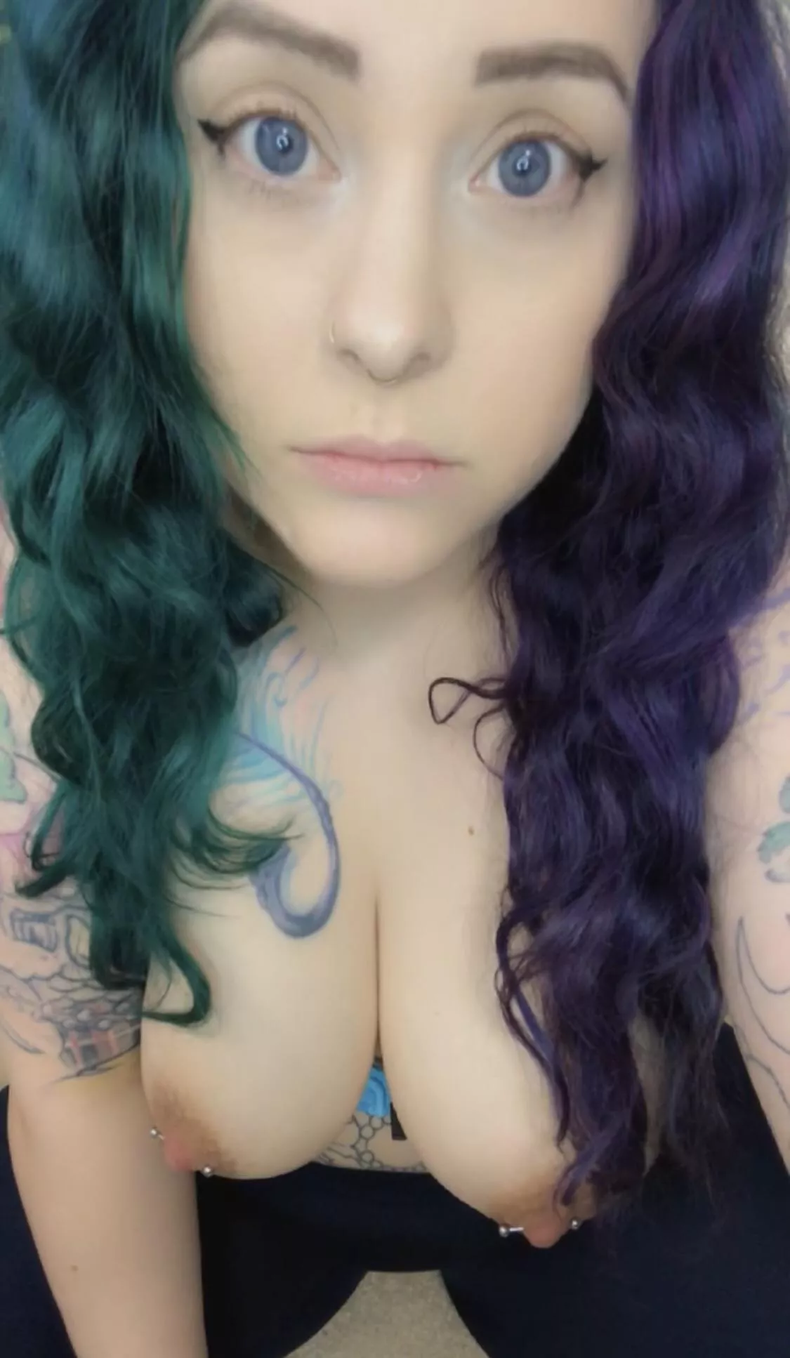 I need a dick to ride. Any takers? I need a dick to ride. Any takers?