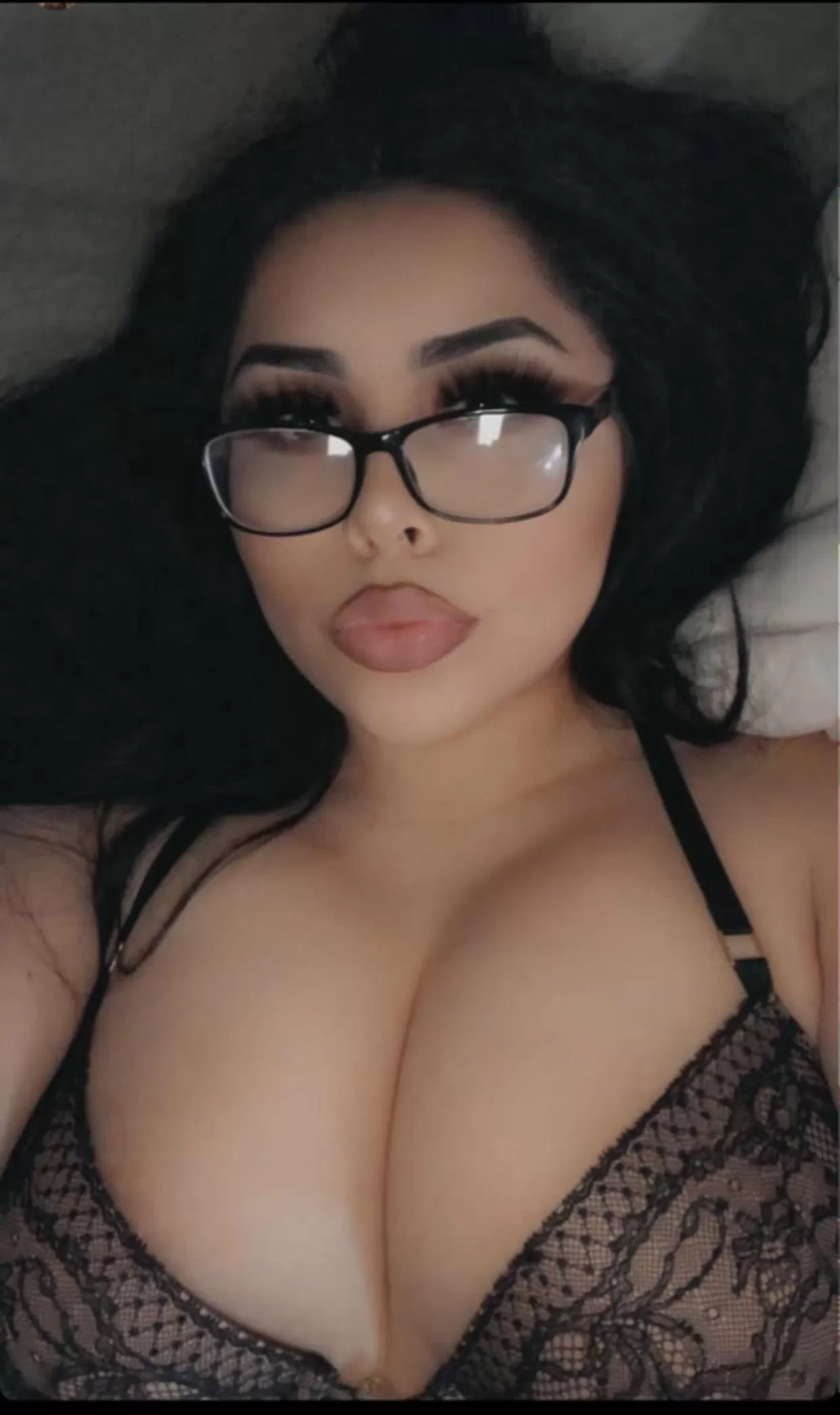 I need a man who can handle this body and feisty personality π I need a man who can handle this body and feisty personality π