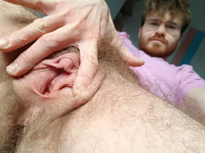 I need a tongue in my pussy🥵👅