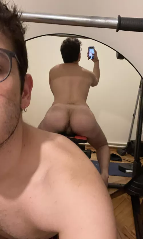 I need help stretching my hairy hole.