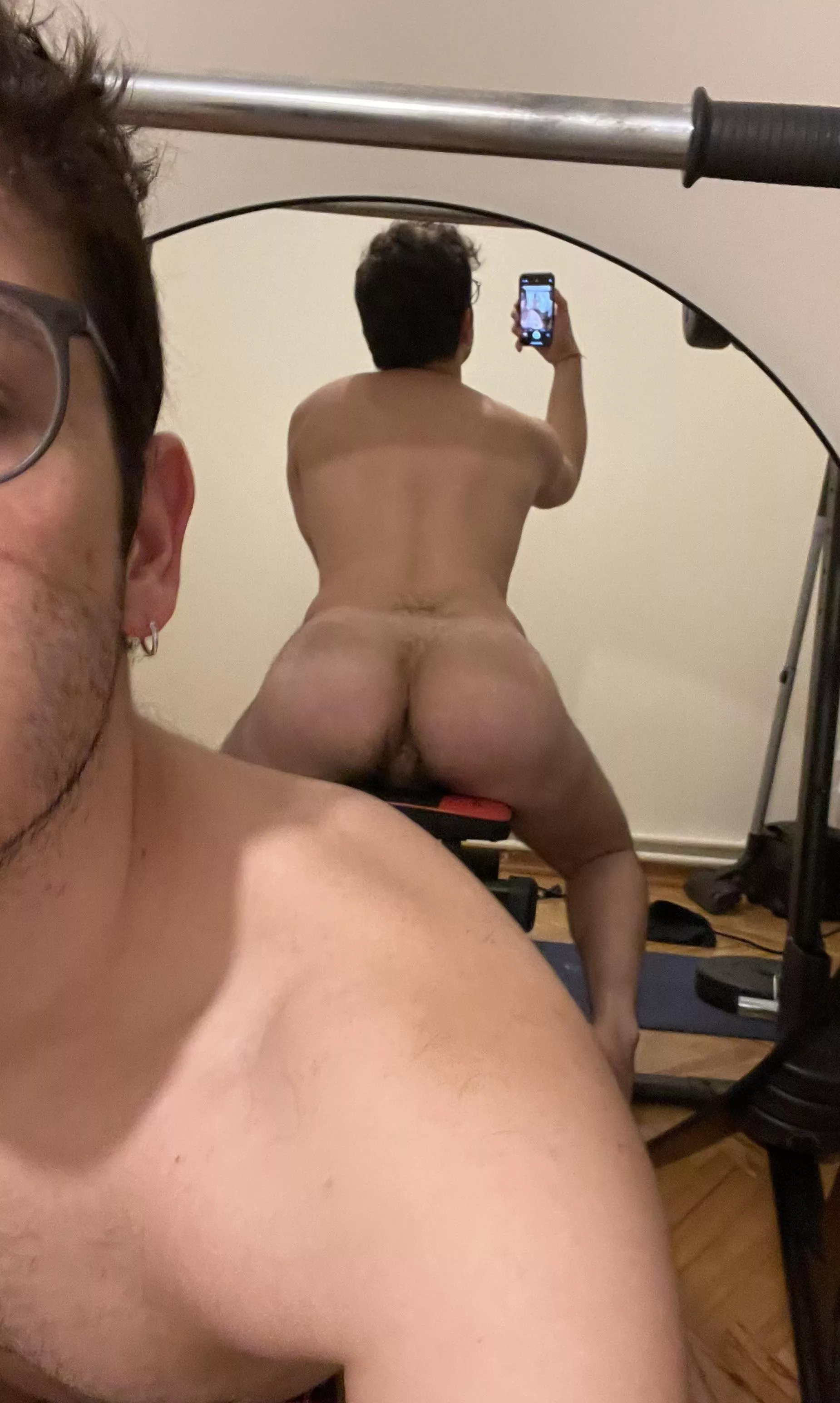 I need help stretching my hairy hole.