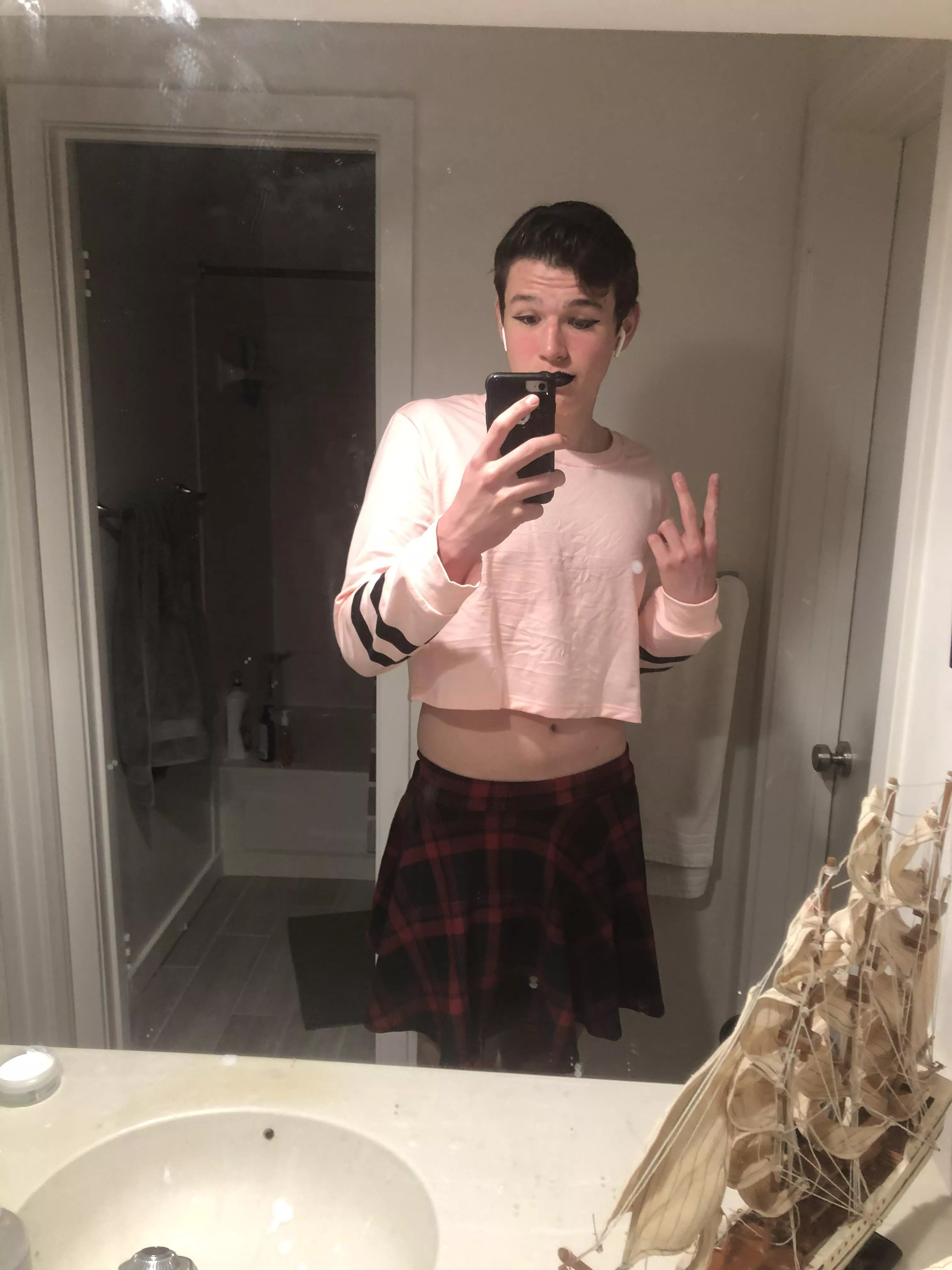 I need some cuties to talk to 😭