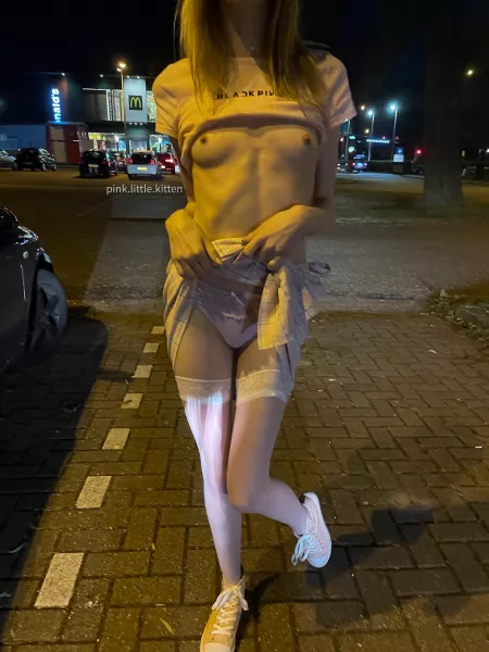 I need some MC cum please…😳😈