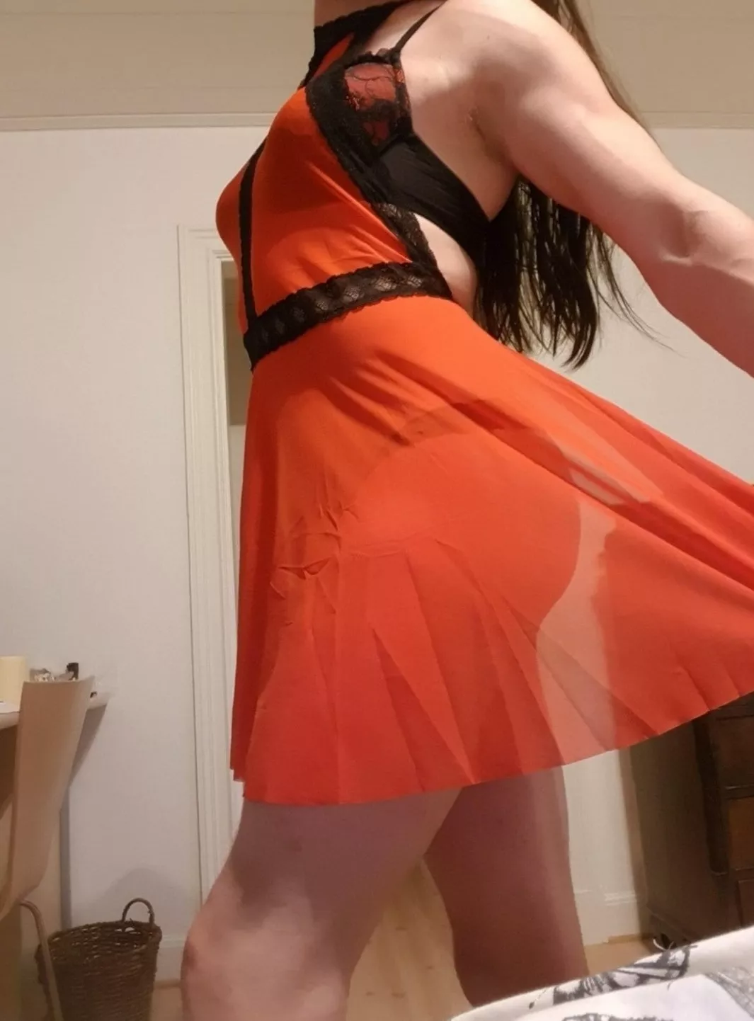 I need someone to bend over for me ☺️