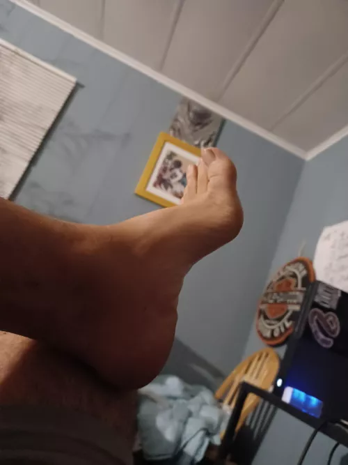 I need someone to fuck my arches in VA Beach