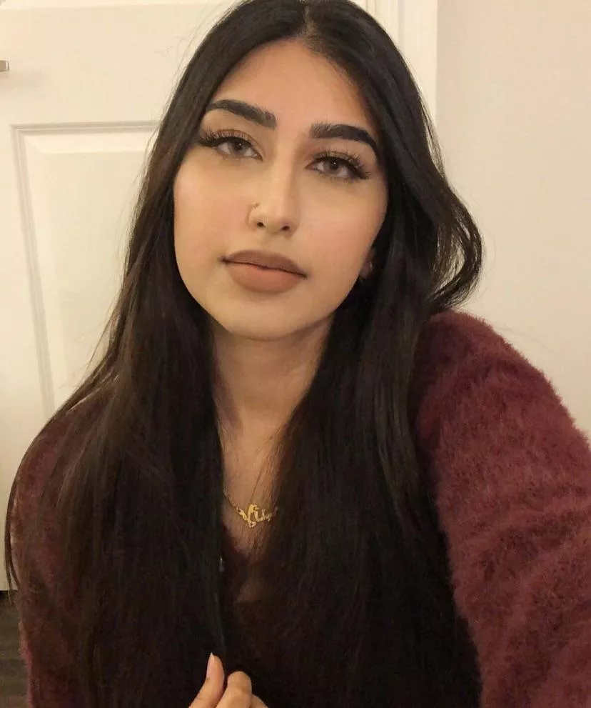 I need someone to jerk to this brown slut Liaba for me