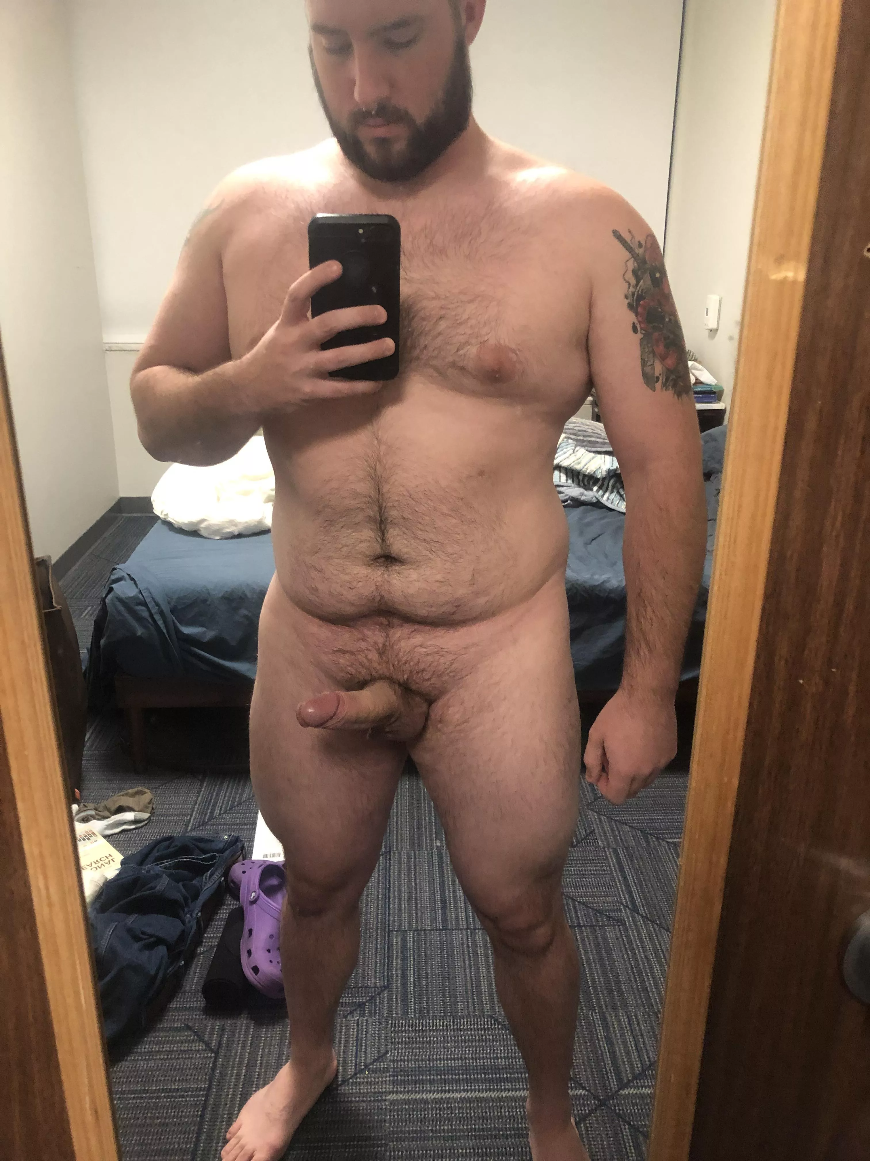 I need someone to push me down to my knees. 28m I need someone to push me down to my knees. 28m