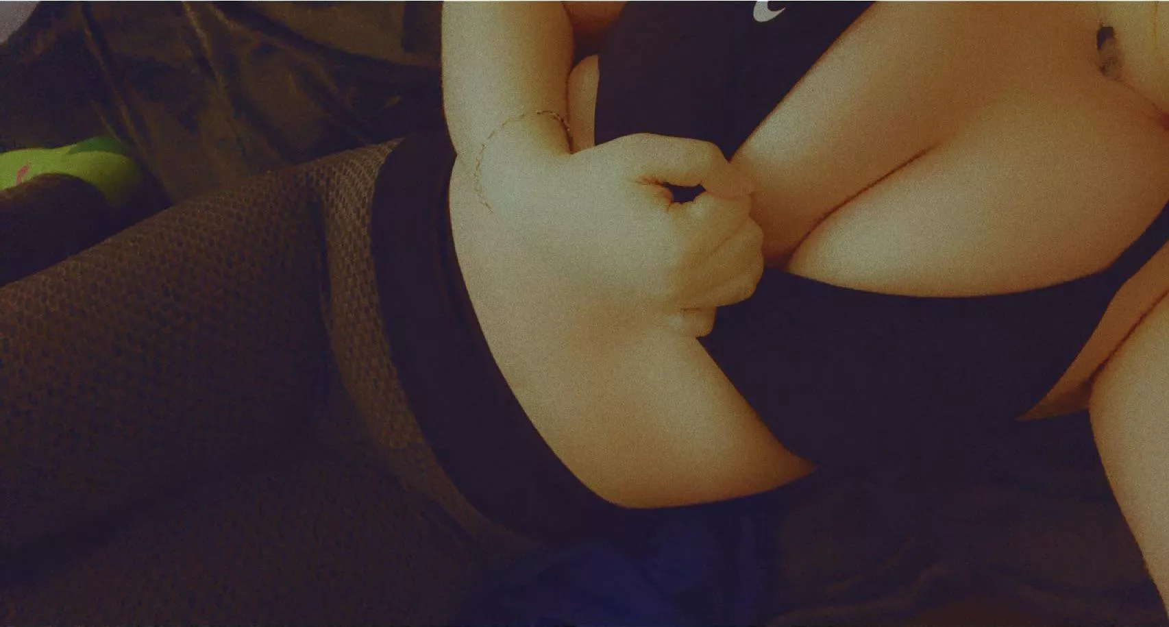 I need to get rid of that bra! 😌