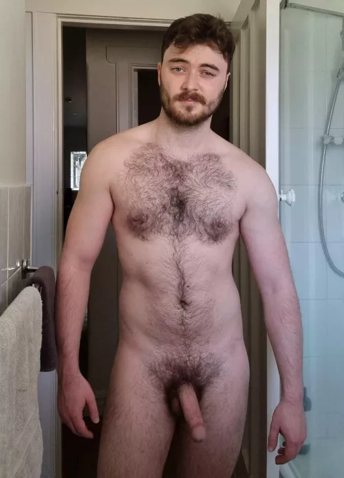 I never know what to do with my arms in photos