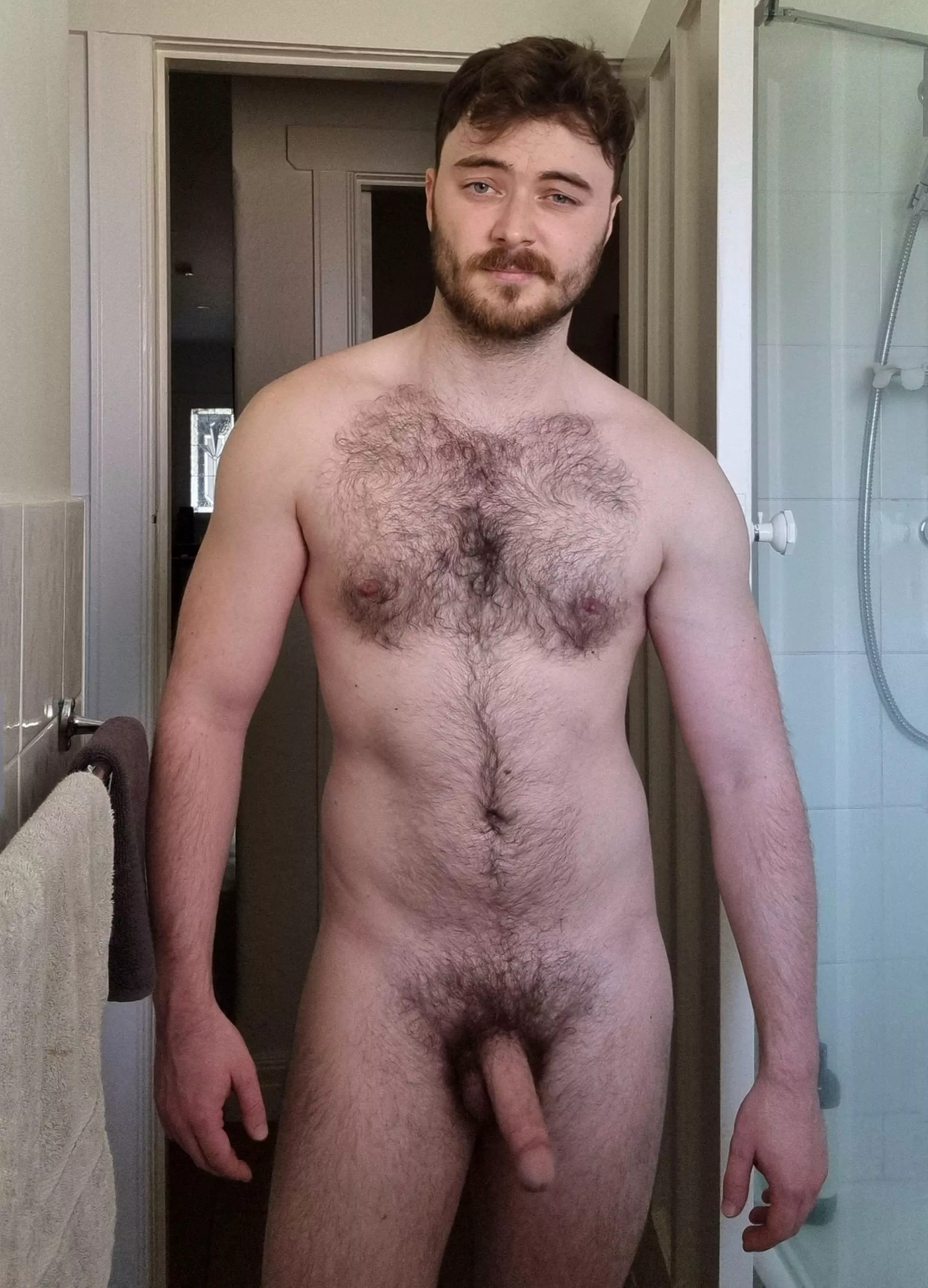 I never know what to do with my arms in photos