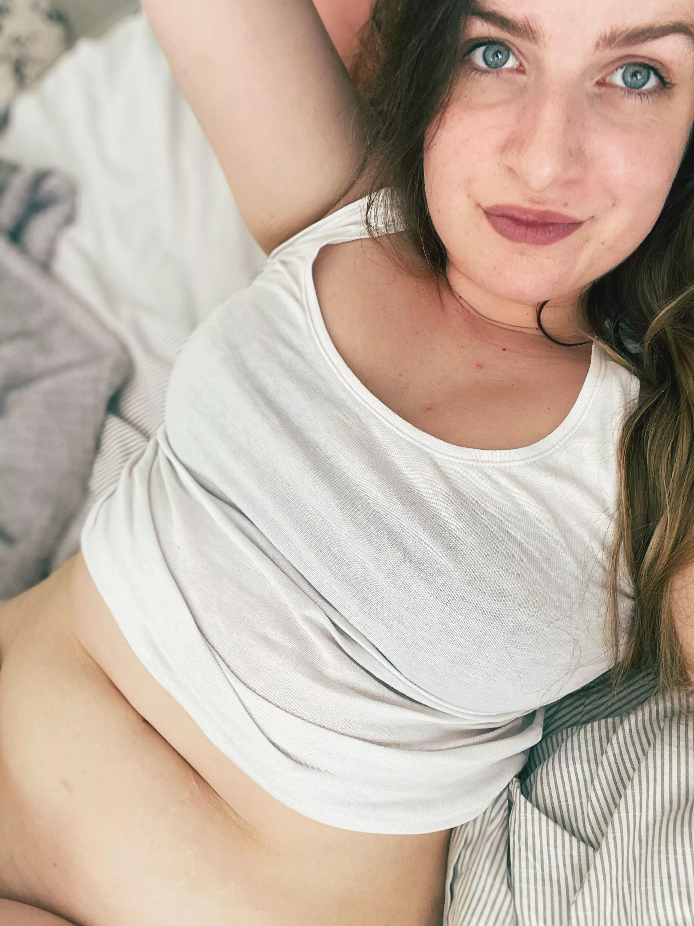 I post here a lot without face, I hope you like a rare selfie 😘