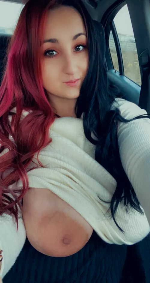 I promise no one crashed while I was driving with my boobs out today . Here's proof