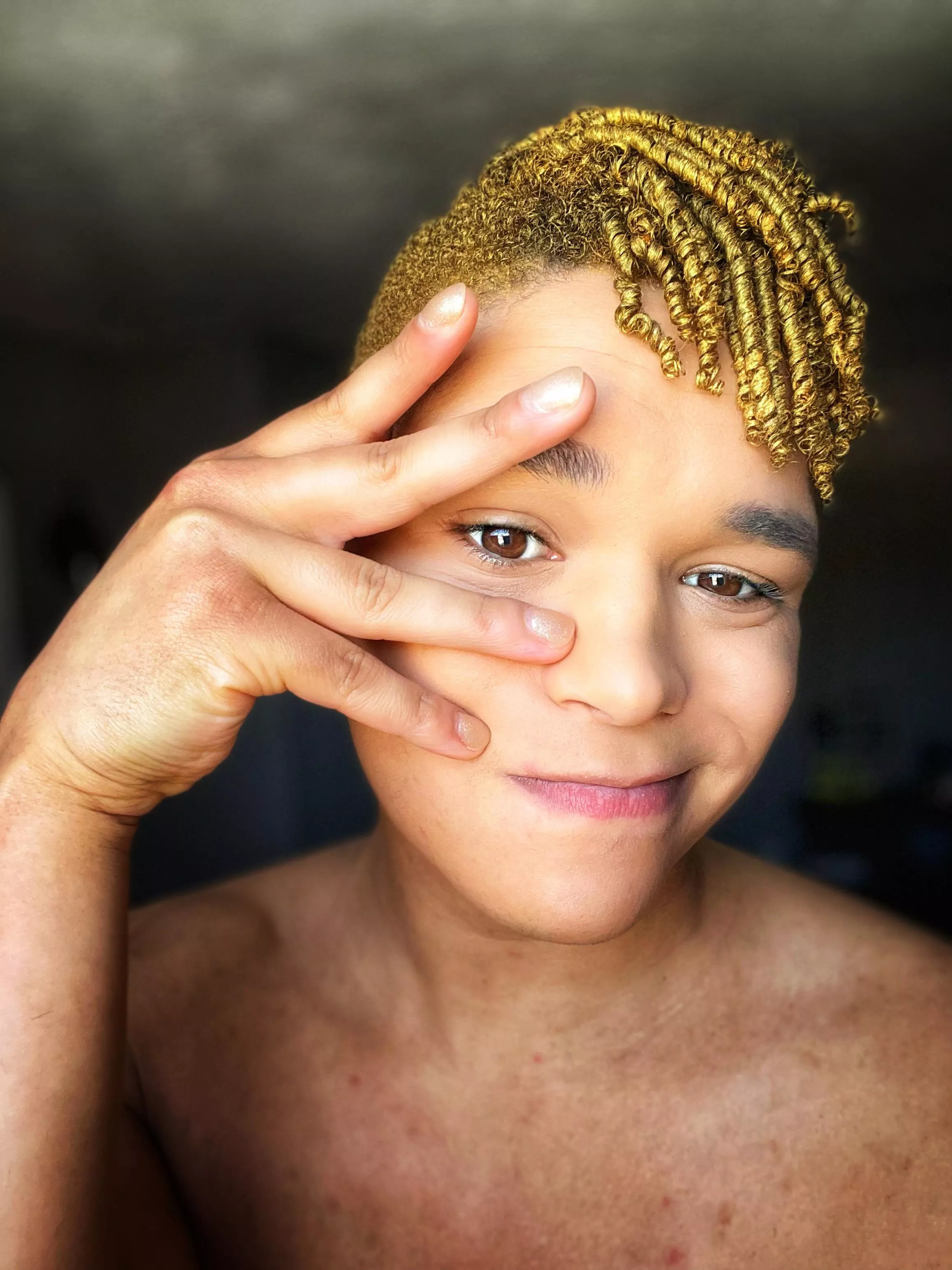 I really just felt like posting a selfie. Hope everyone has a great day :) I really just felt like posting a selfie. Hope everyone has a great day :)