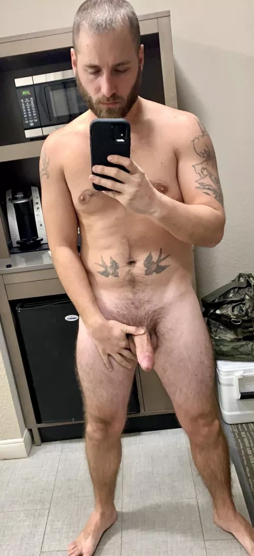 I really liked this hotel mirror. PM’s welcome