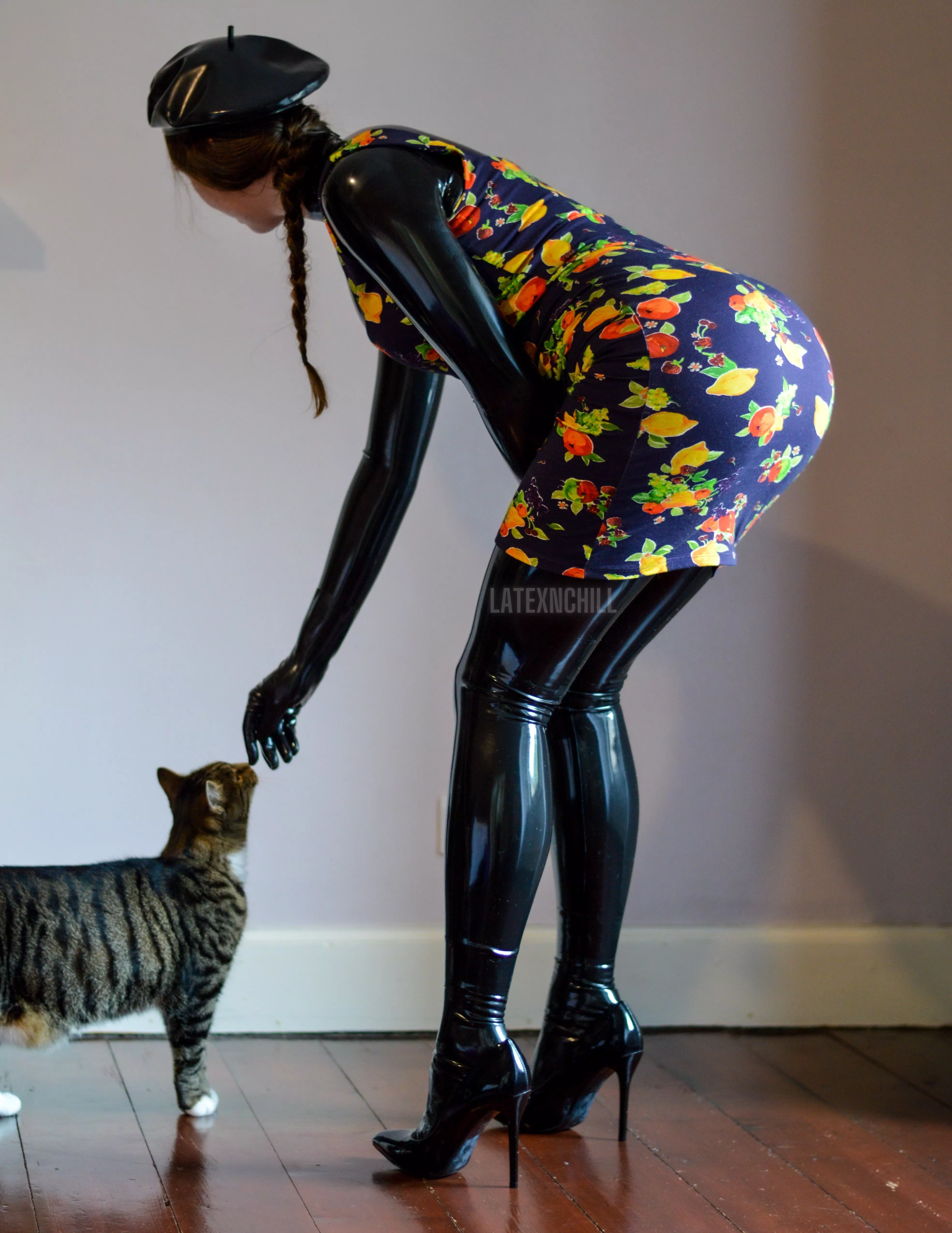 I really love seeing more latex on the runways and worn by celebrities, I love seeing this amazing material being ‘normalised’. I really love seeing more latex on the runways and worn by celebrities, I love seeing this amazing material being ‘normalised’.
