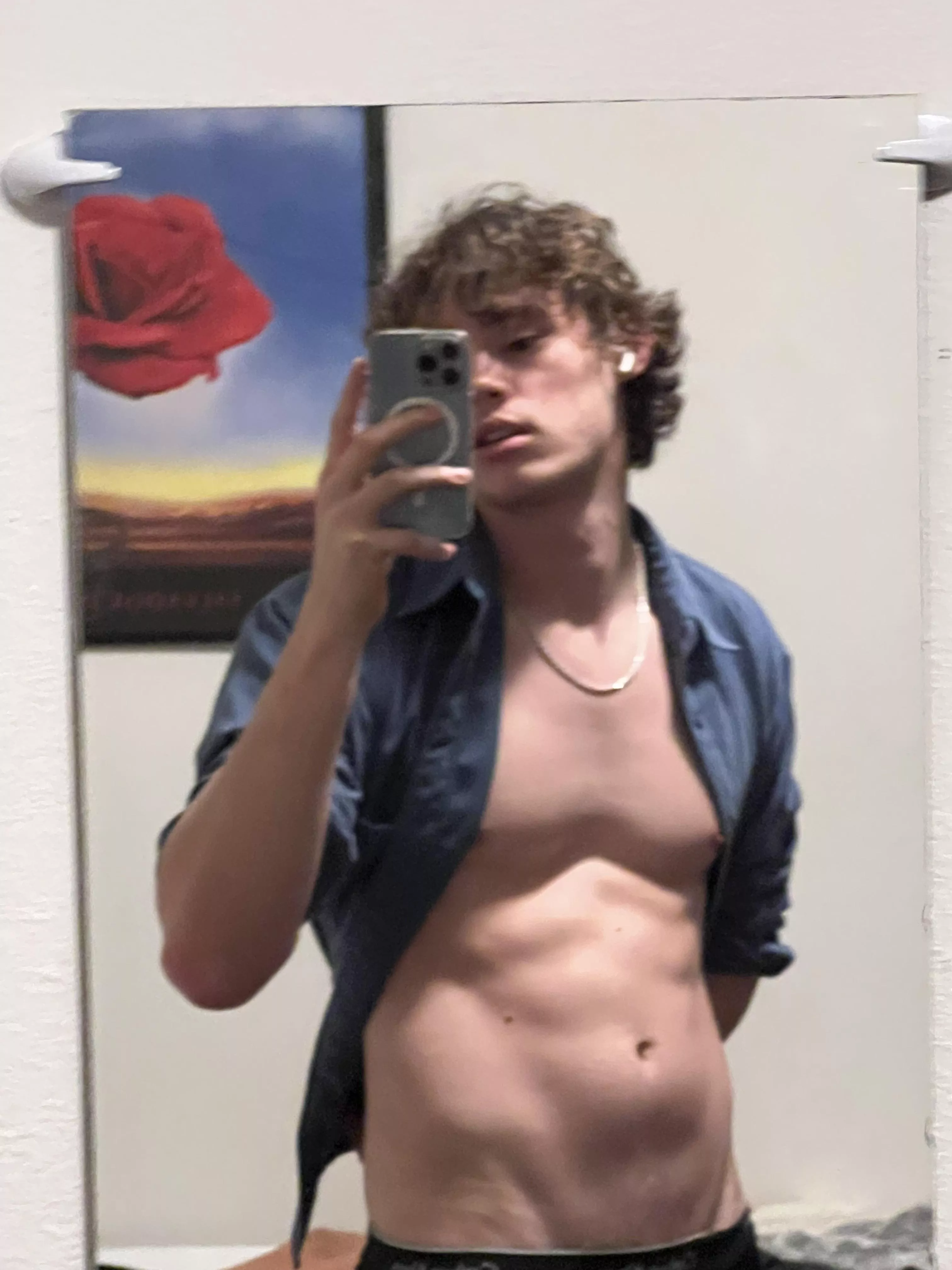 I really want some hickies on my abs