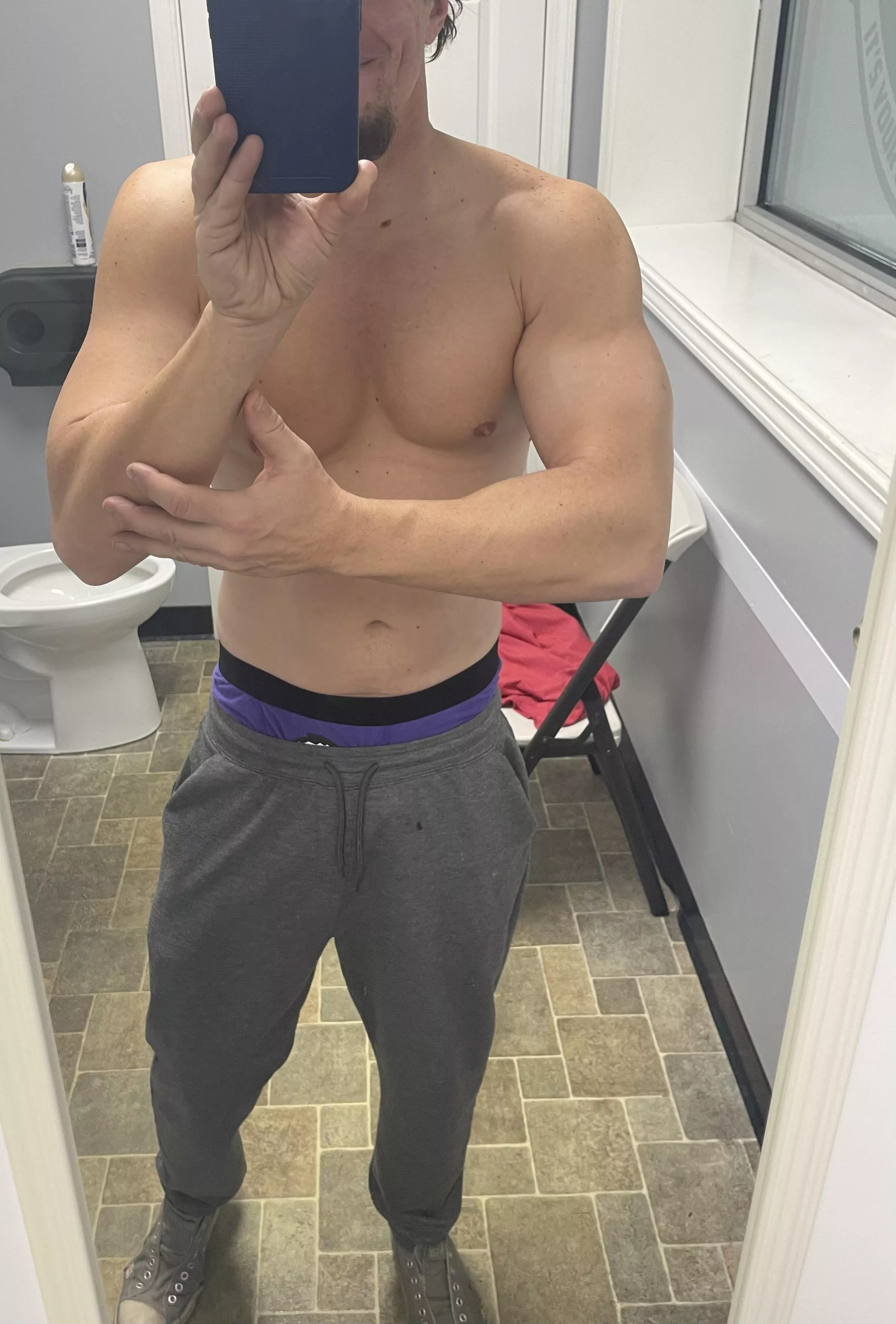 I see you staring at my purple boxers😂😂