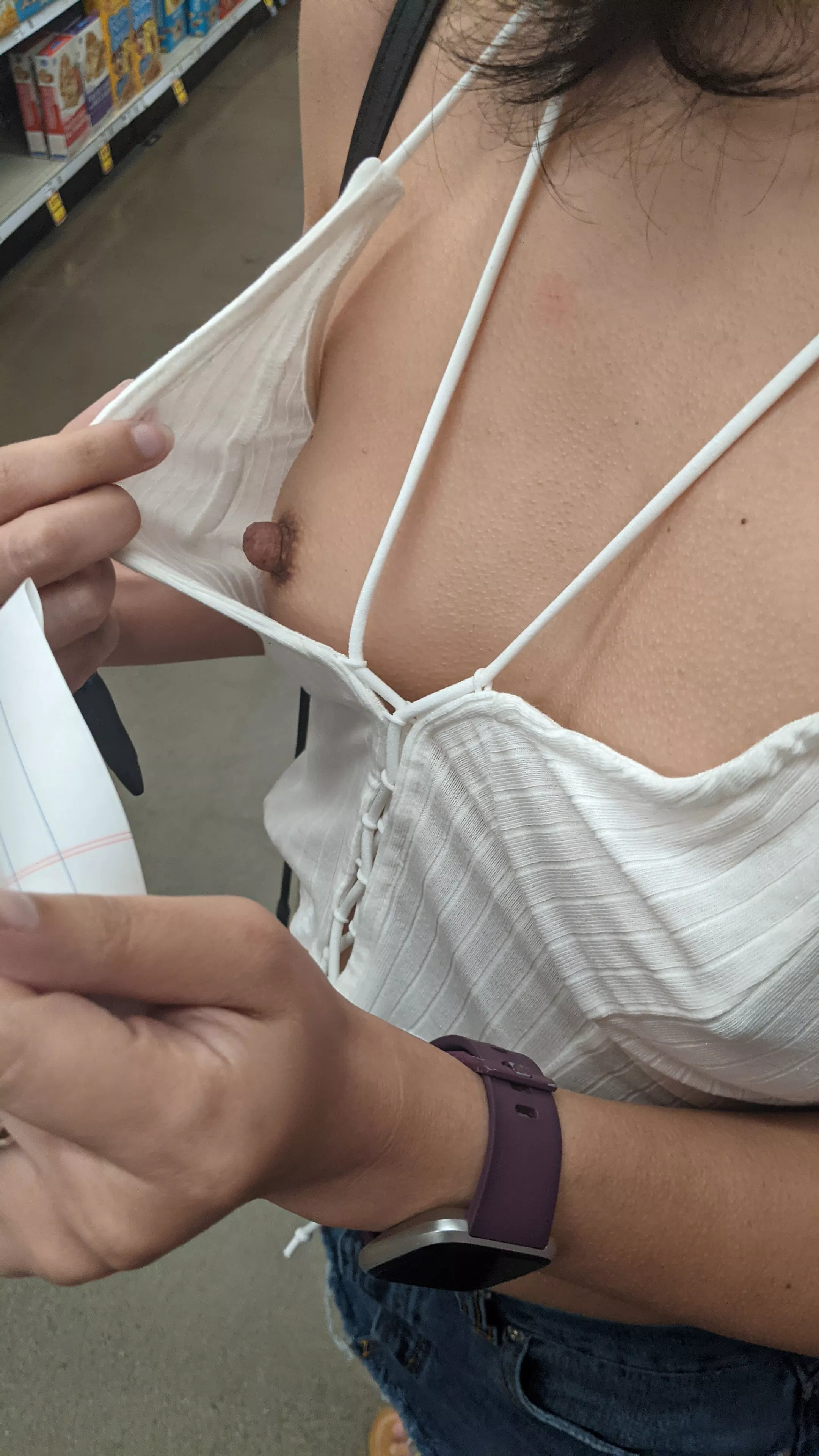 I see you trying to get a peek, I'll help! I see you trying to get a peek, I'll help!