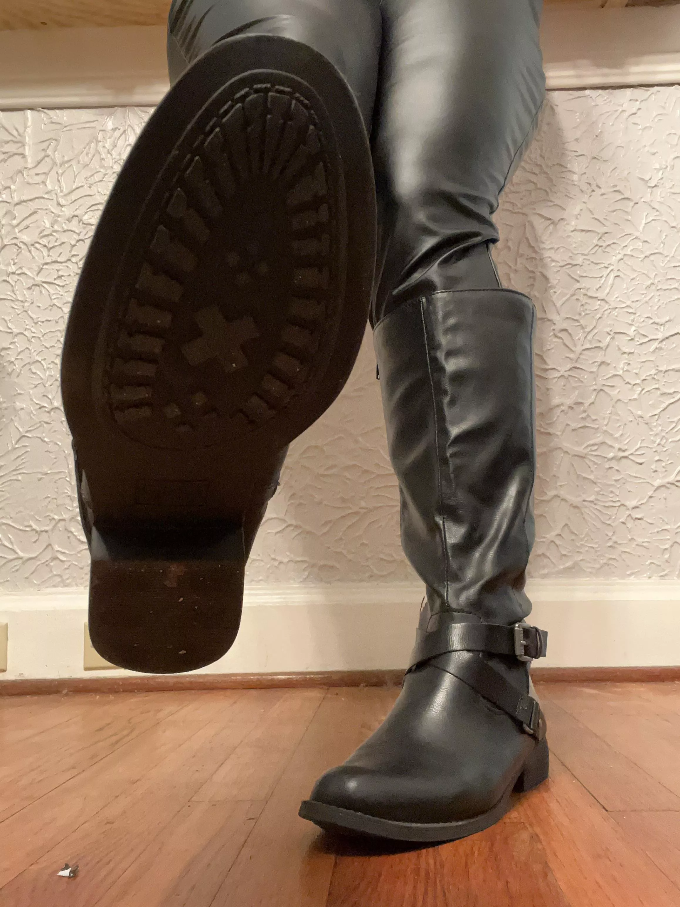 I show up to our dinner with these on, can you contain yourself or not? [oc]