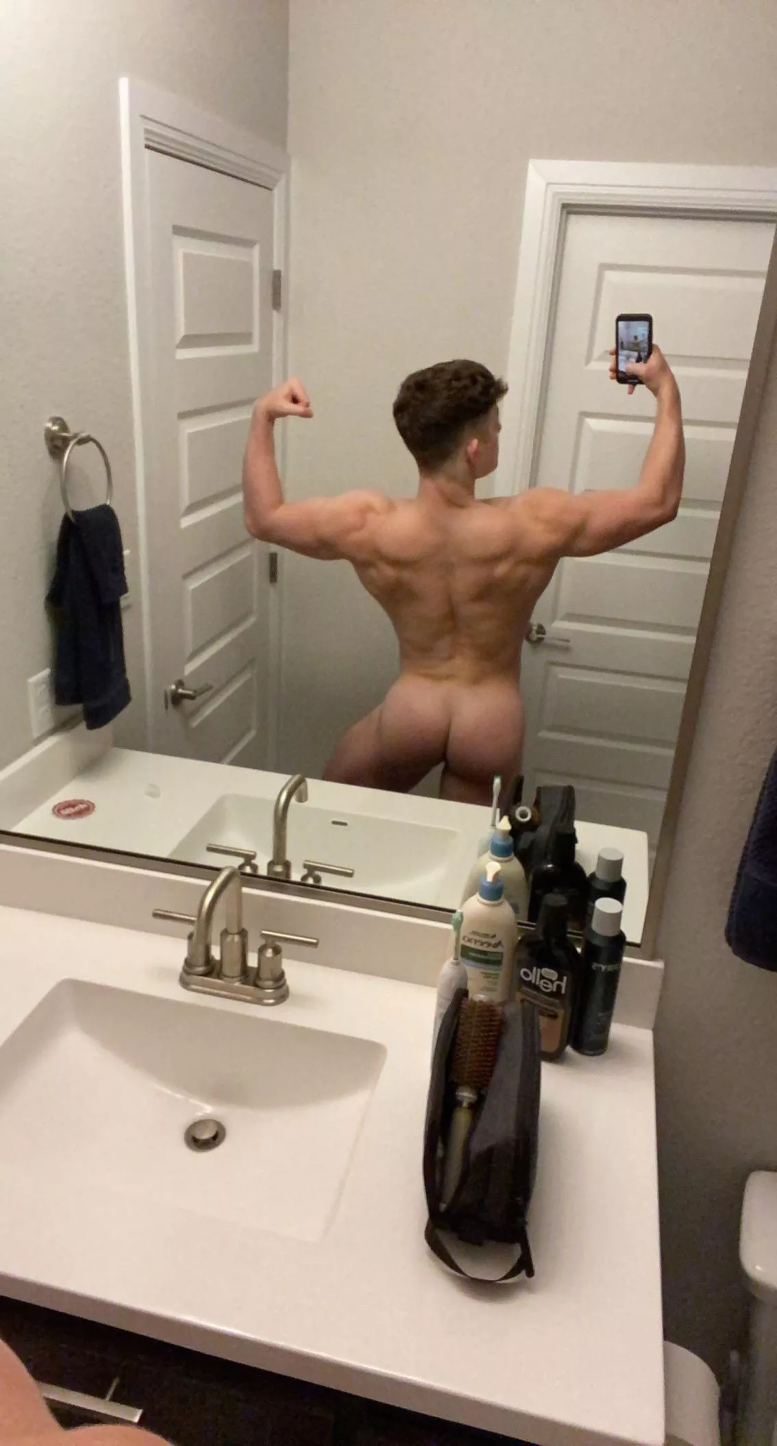 I squat on occasion😜