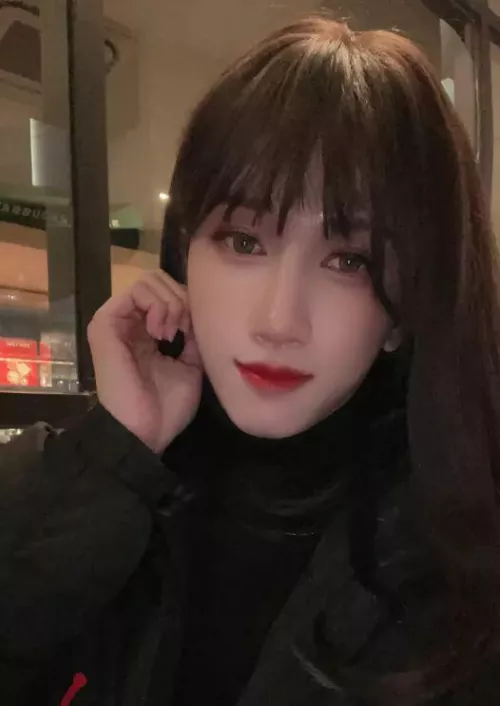 I swear I am not moody at all.💖