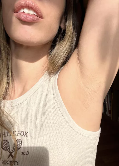 I taste sweet, have a taste. 😏