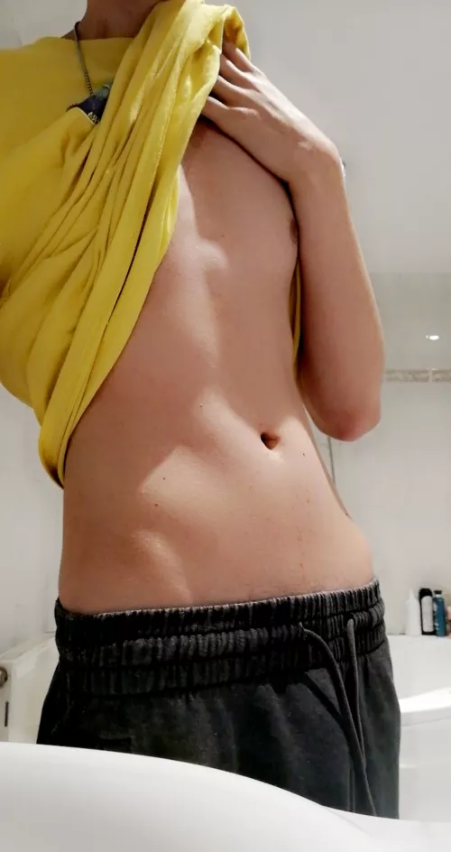 I think i have cute belly, do u agree? π±