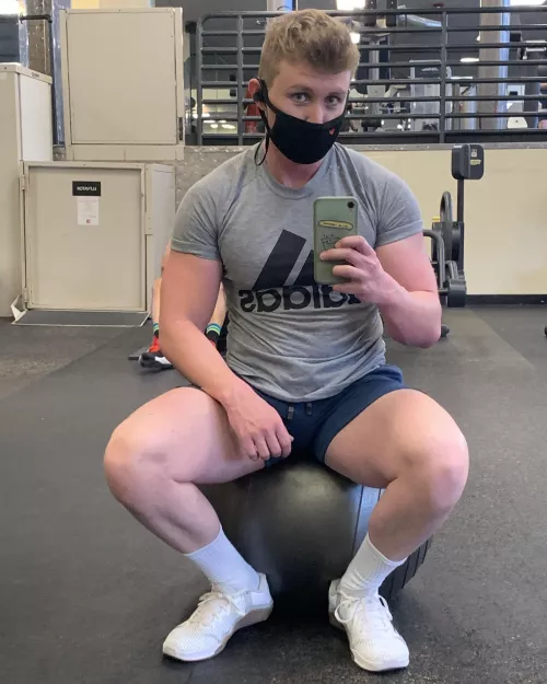 I think I need to invest in some bigger gym clothes π¬