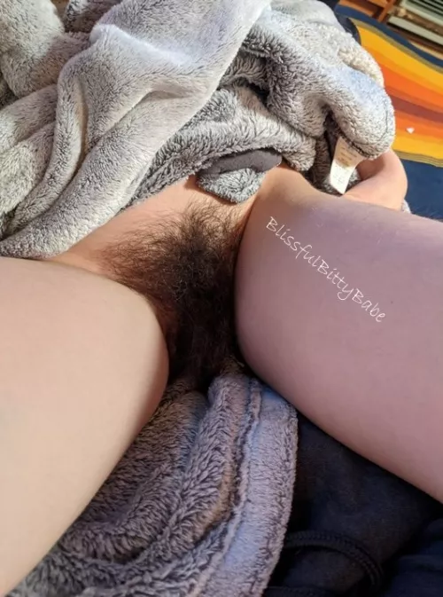 i think my hairy pussy is pretty cute, what do you think?๐